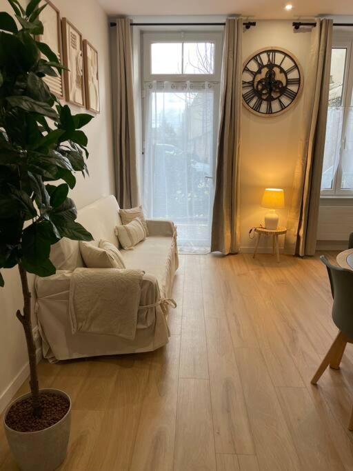 Joli Appartement Avec Parking - Proche Centre Ville Chartres Ngoại thất bức ảnh