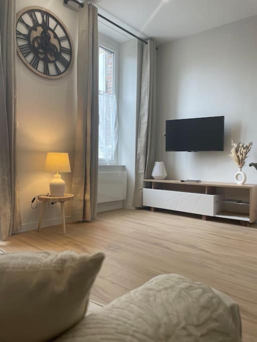 Joli Appartement Avec Parking - Proche Centre Ville Chartres Ngoại thất bức ảnh