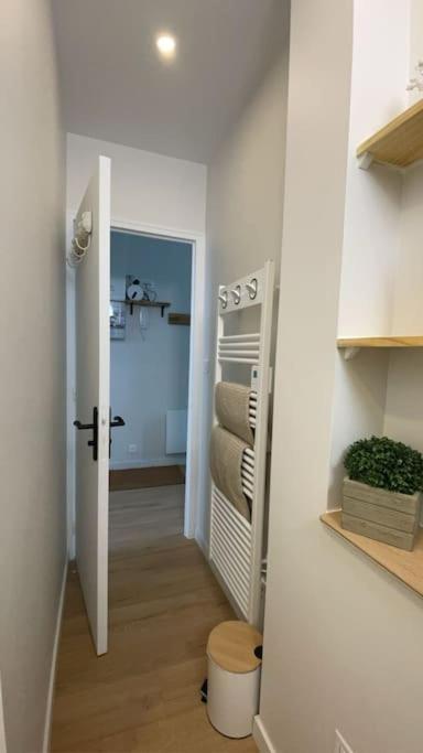 Joli Appartement Avec Parking - Proche Centre Ville Chartres Ngoại thất bức ảnh