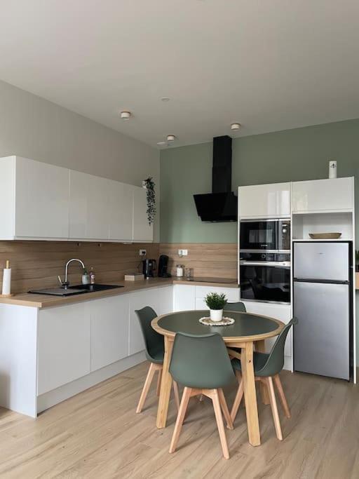 Joli Appartement Avec Parking - Proche Centre Ville Chartres Ngoại thất bức ảnh