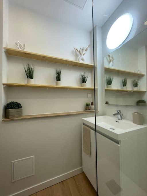 Joli Appartement Avec Parking - Proche Centre Ville Chartres Ngoại thất bức ảnh