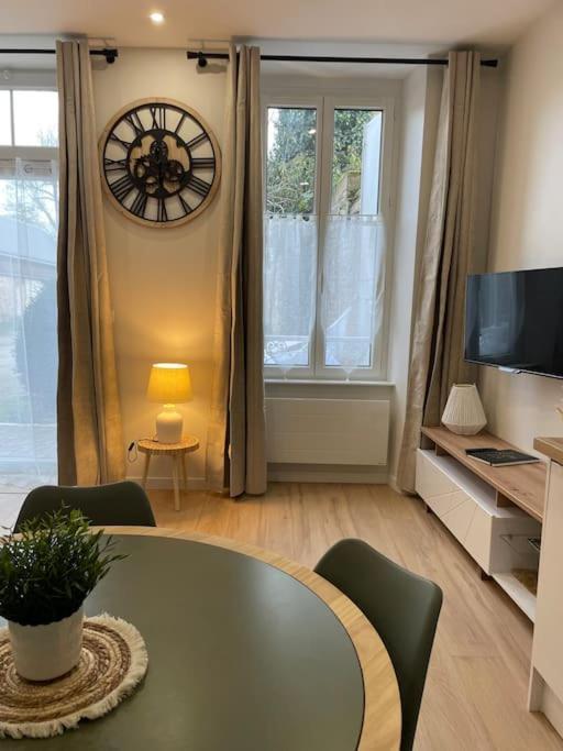 Joli Appartement Avec Parking - Proche Centre Ville Chartres Ngoại thất bức ảnh