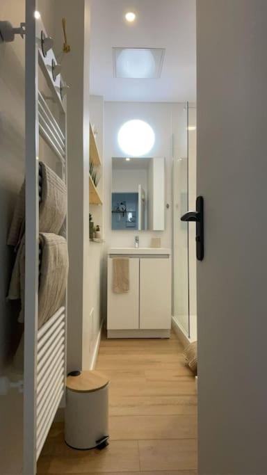 Joli Appartement Avec Parking - Proche Centre Ville Chartres Ngoại thất bức ảnh